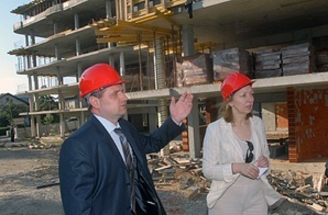 Спряха четири строителни обекта в Банско за трудови нарушения