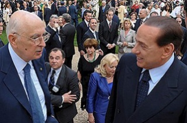 Берлускони е по-обичан от Наполитано в Италия