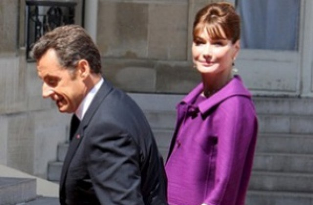 Карла иска дете от Саркози