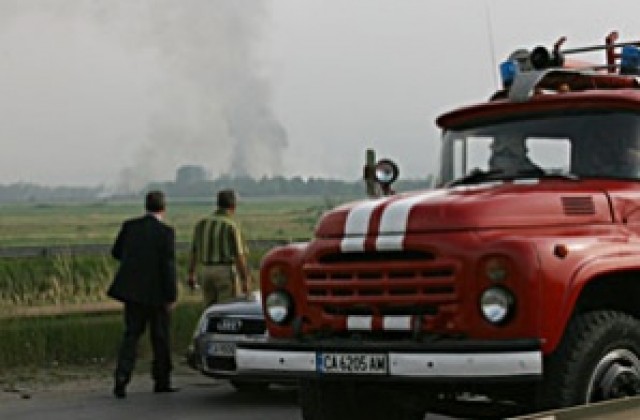Пожар вилня в нивите край Челопечене
