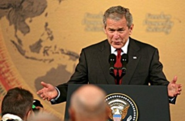 Пътуването на Буш из Азия съчетава забавлението с дипломацията