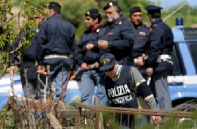 Арестуваха българи в Испания, търгуващи с бели робини