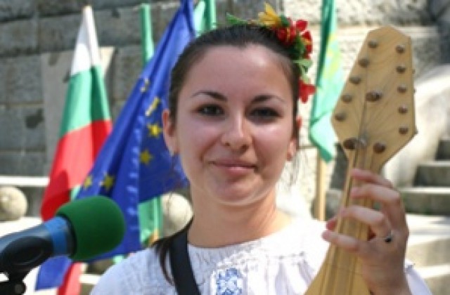 Александра Йотова стана лице на “Копривщица 2008”