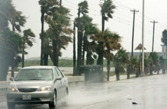 Тропическата буря “Фей” връхлетя Куба