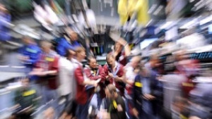 Петролът се колеба около 112 за барел еврото около 1