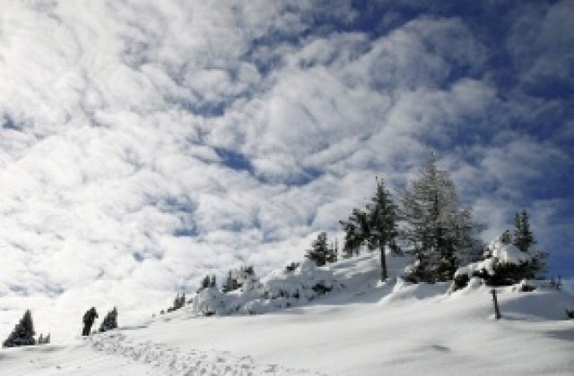 Прекратено е издирването на алпинистите във Френските Алпи