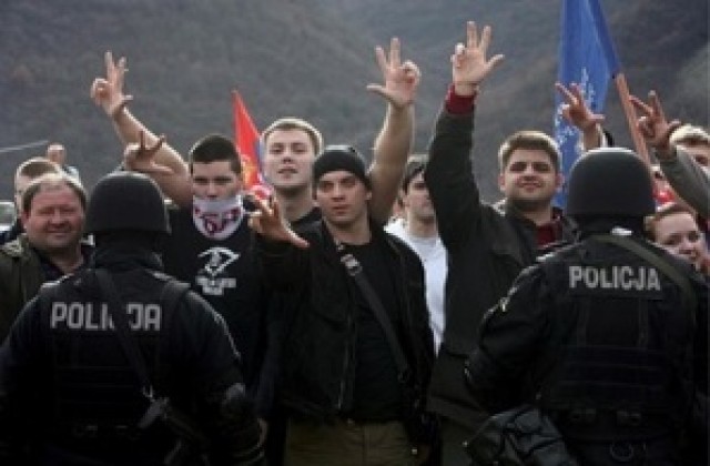 Разговарят в Белград за връщането на сърбите в косовската полиция