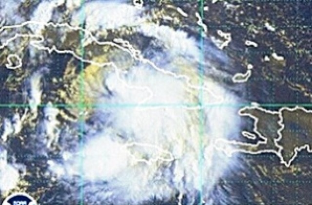 Бурята Густав може да стане ураган във вторник