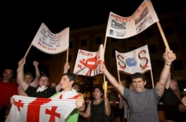 Русия призова Скопие да признае независимостта на Южна Осетия