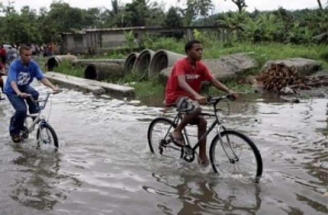 Ураганът Густав уби 23 души в Доминиканската република