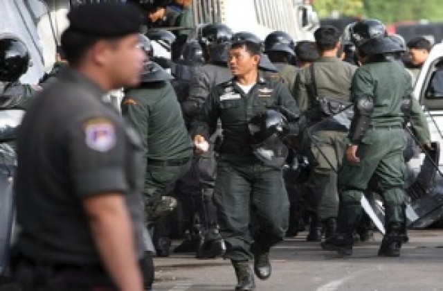 Бомба се взриви край сградата на тайландското правителство