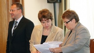 Предлагат Агенцията за държавни вземания да влезе в НАП