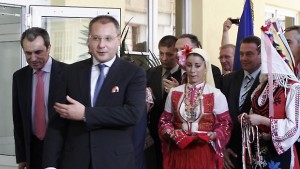 Станишев откри компютърен център в сградата на ДАИТС
