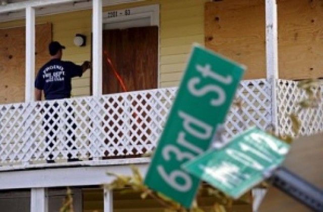 Над три милиона сгради без електричество след урагана Айк, Буш обикаля Тексас