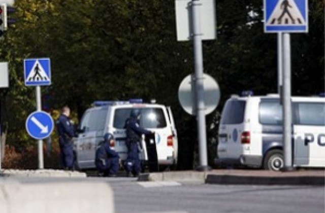 Разследват отговорността на полицията за стрелбата във Финландия