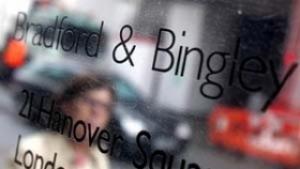 Сантандер ще поеме Bradford Bingley