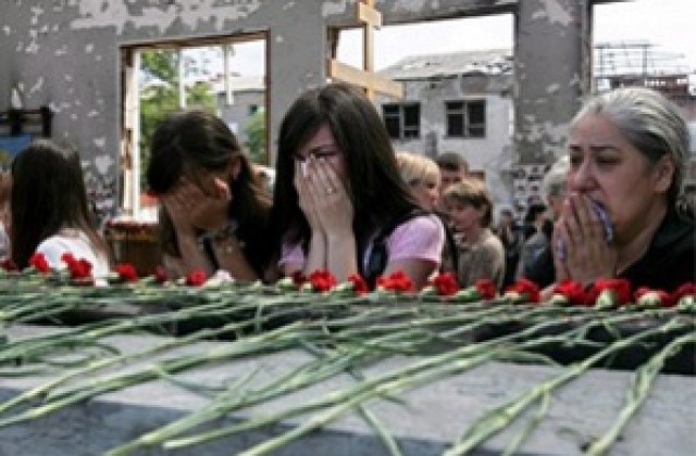 Самоуби се учителката на загиналите в руско училище деца