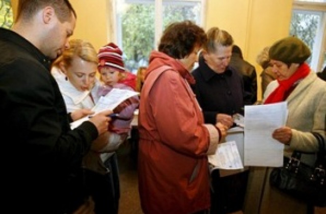 В парламентарните избори в Литва води консервативната опозиция