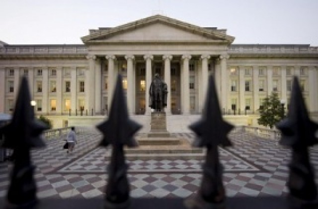 САЩ планират да купуват акции във финансови институции