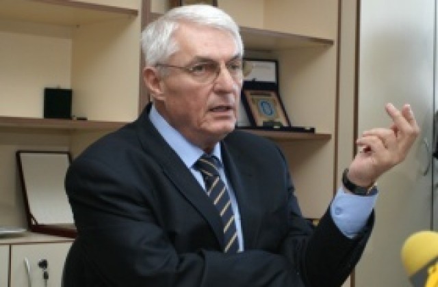 Кулишев уволнил 4-ма служители откакто е директор на митниците