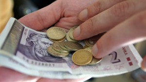 Над 1 3 от българите живеят с по малко от