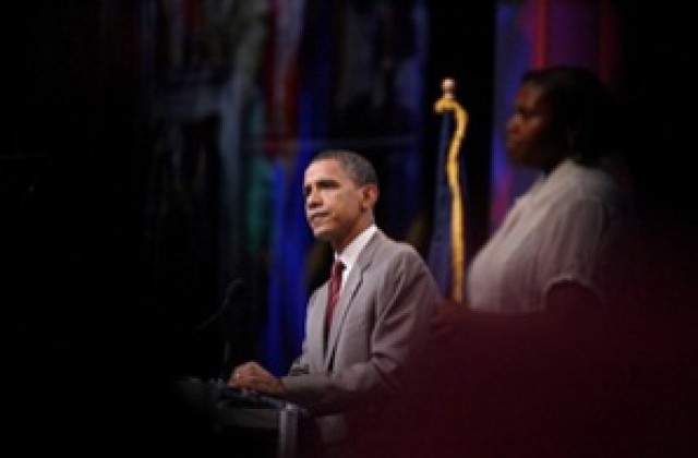 Лос Анджелис таймс и Чикаго трибюн застават зад Обама