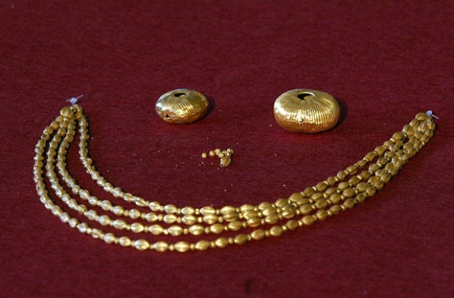 Новооткрито златно съкровище показват в НИМ
