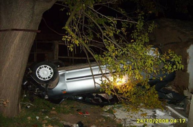 Пиян шофьор предизвика катастрофа, леко пострада спътникът му