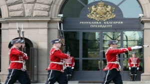 Искат Обществен съвет при президента заради финансовата криза