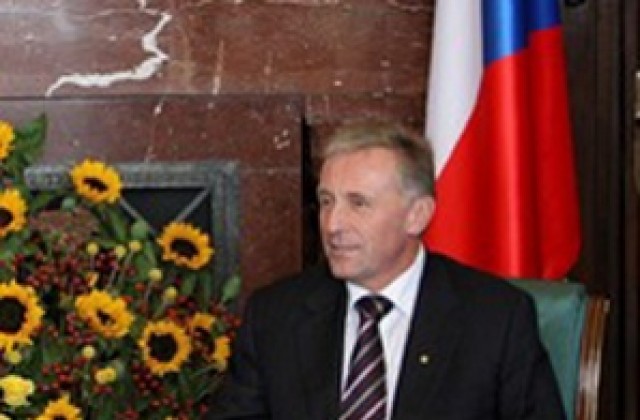 Чешкият премиер обмисля да подаде оставка