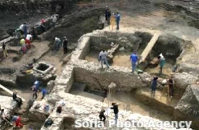 Откриха укрепителна стена от ранния халколит при аварийни разкопки