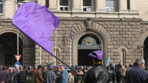 Кремиковски работници заплашват с гражданско неподчинение