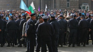 Станишев дава пресконференция в МС