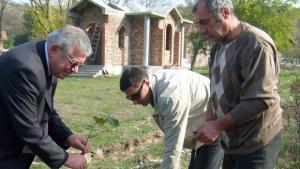 Лидер засадиха своя горичка в Къртожабене