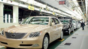 Продажбите на коли в САЩ и Япония се сриват
