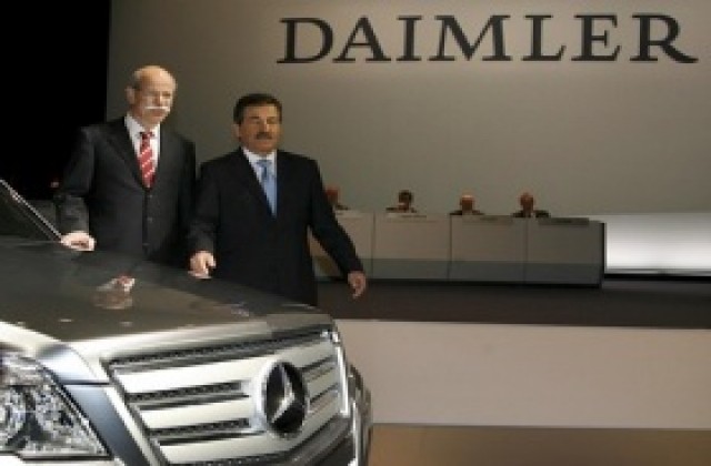 Daimler спира временно производството в 14 завода