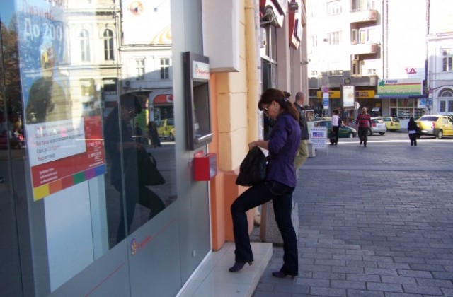 Недостиг на банкомати в прифериите на районите