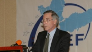 Ханке Битката на ФЕД в момента е да намали дълга