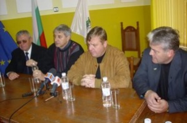 Каракачанов: Не политиката на ДПС е причина за етническия мир в страната