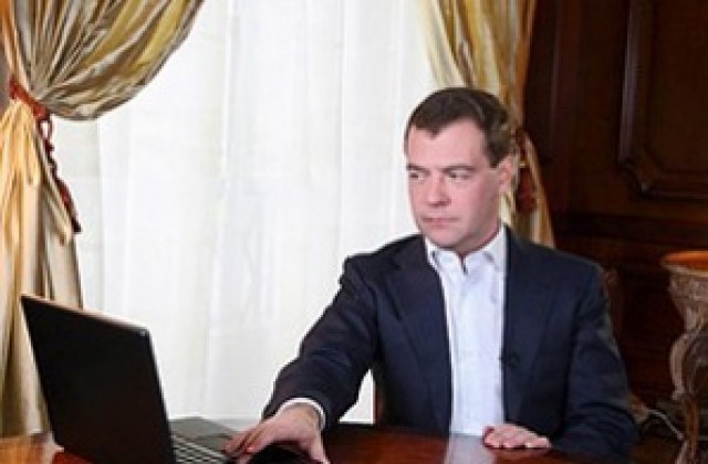 Медведев внесе в Думата проекта за удължаване на президентския мандат