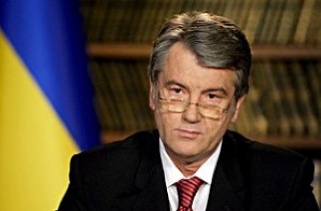 Юшченко се отказва от предсрочни избори през декември