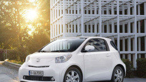 Toyota iQ е автомобил на годината в Япония