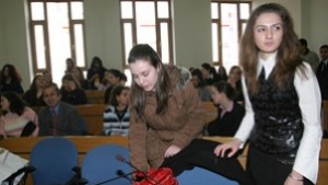 9000 лв по програмата С грижа за всеки ученик влизат