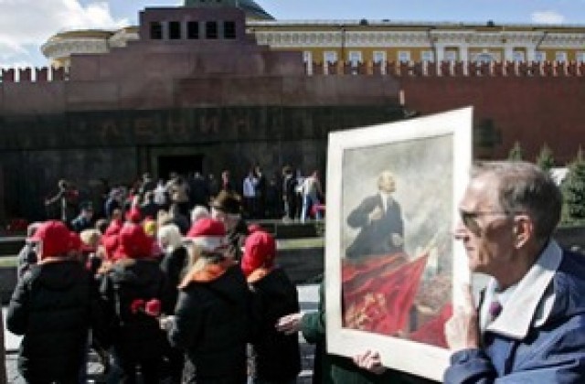 Руските комунисти не дават да се погребе Ленин