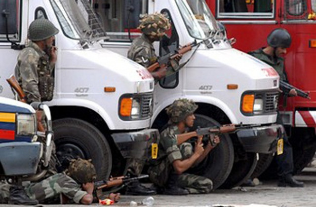 155 загинали и над 300 ранени в Мумбай