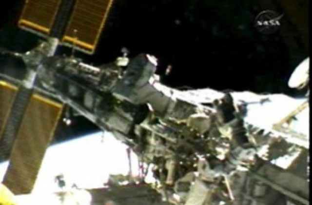 НАСА отложи тръгването на Индевър от МКС заради космически боклук