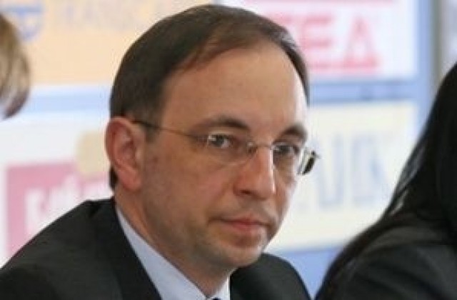Николай Василев връчва дипломите на магистри по многомодулни специализации в ЮЗУ