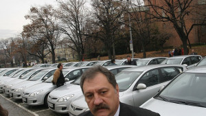 Евгений Желев връчи ключовете на 30 автомобила за болници