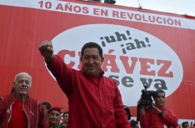 Чавес празнува 10 години власт и иска още