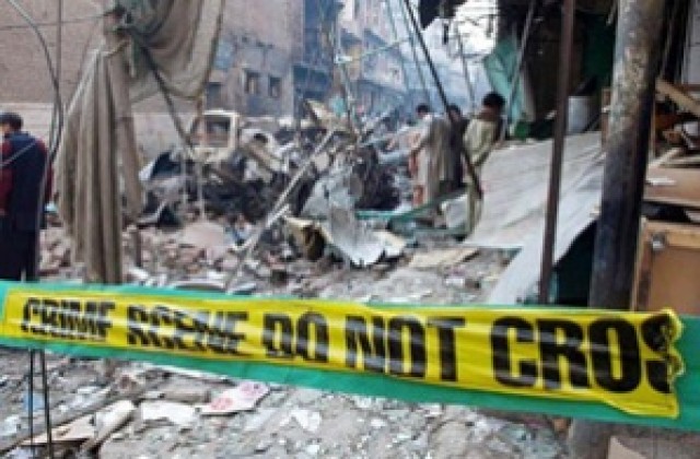 Талибани нападнаха складове на НАТО в Пакистан